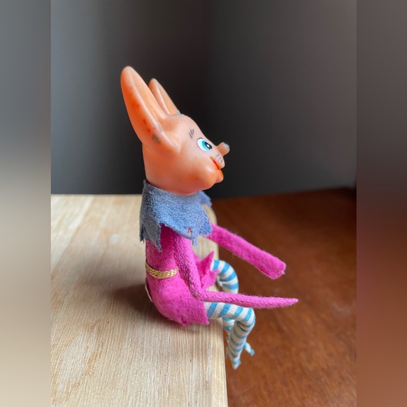 Vintage Happy Mouse Pixie Knee Hugger Christmas Decor w/ Felt and Rubber Face - Picture 4 of 11